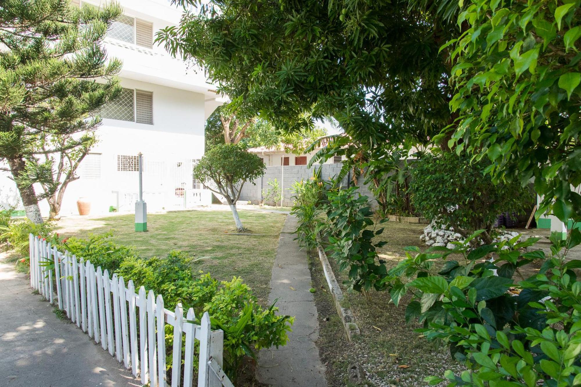 Villa Donna Inn Montego Bay Exterior photo
