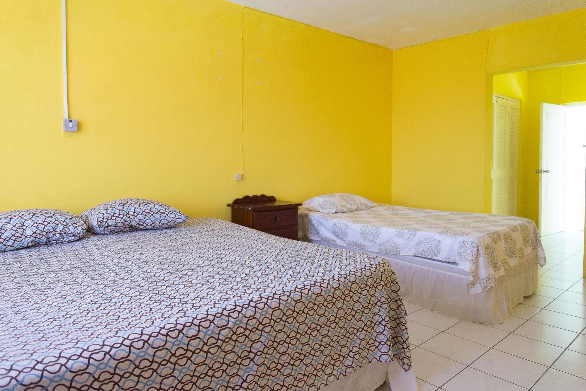 Villa Donna Inn Montego Bay Exterior photo